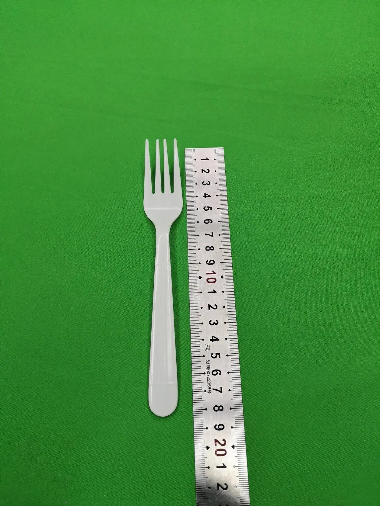 Heavy Weight 6g Disposable Spoon/Knife/Fork in White, Heavy Weight 6g Single Use Spoon/Knife/Fork in White,
