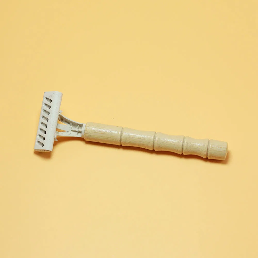 2026 Hot Selling Wholesale Price, Affordable New Three-Blade Shaver with Bamboo Handle