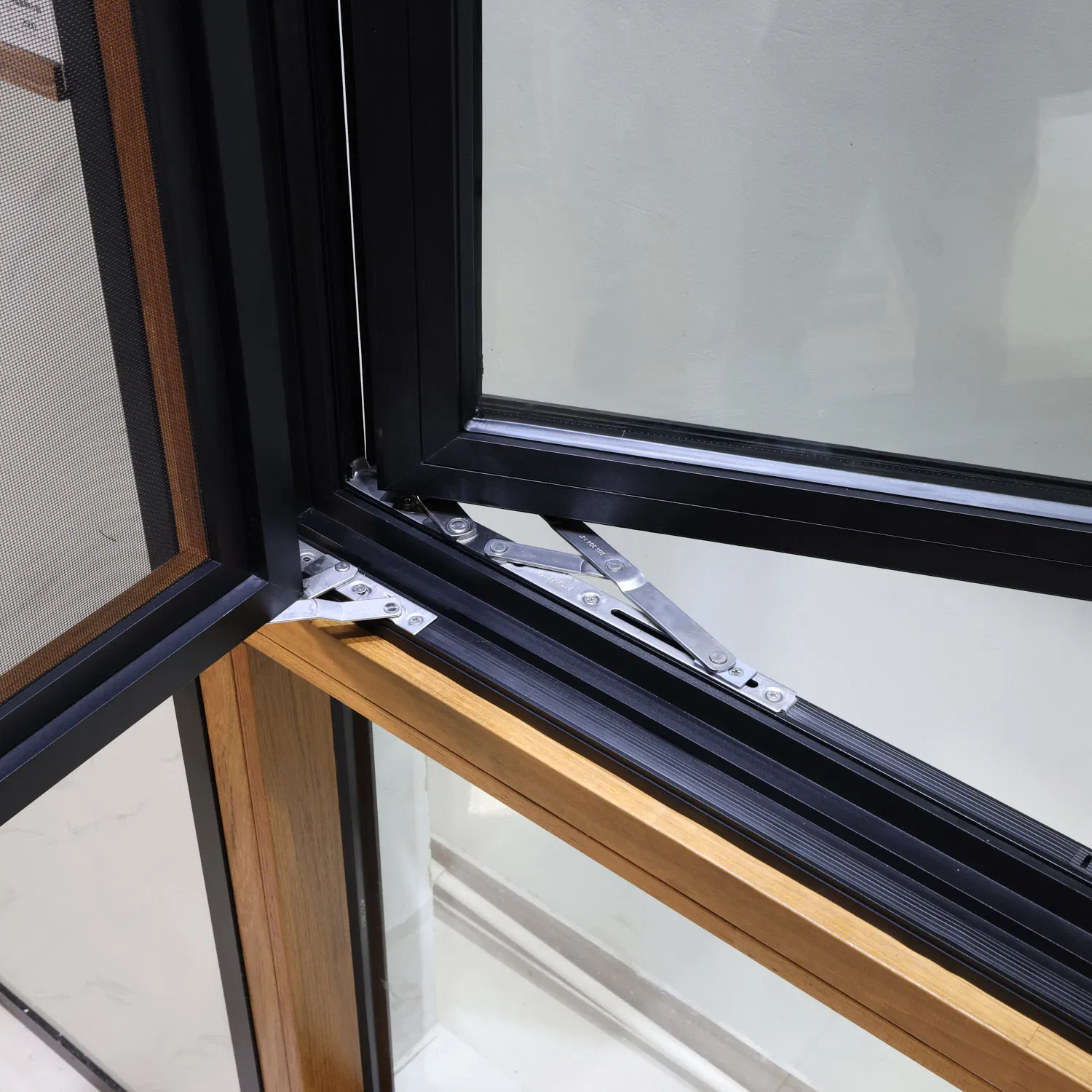 Custom American Style Villa Hotel Residences Horizontal Opening Pattern Aluminum Clad Timber Wood Windows