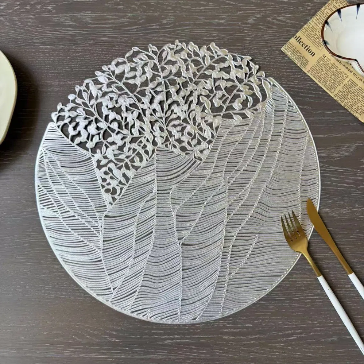 High Quality Hot Stamping Leaf Pattern Heat Insulation Creative Placemats