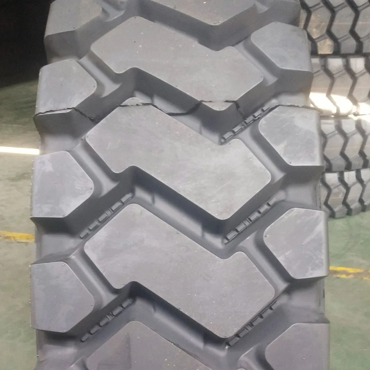 Шины для карьерной техники OTR 26.5R25 и 26.5R29