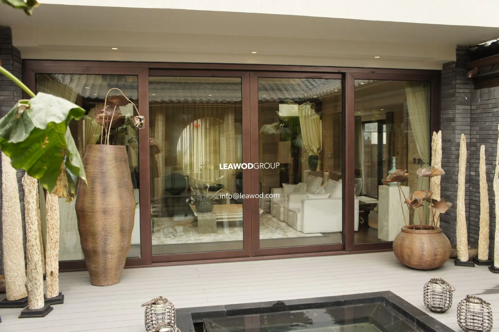 Elegant Wood Clad Aluminum Aluminium Sliding Door with Insulation Glass for Home Hotel Living Room Balcony Partition Garden