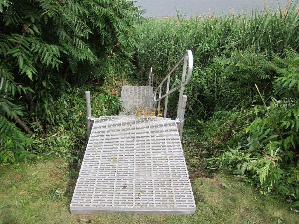 Deluxe Marine Equipment Accessory 4 Steps Stainless Steel Boat Ladder Marine Boat Ladders