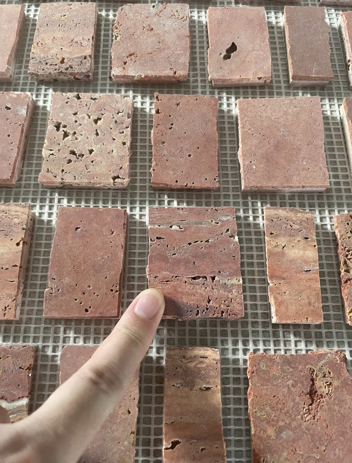 Natural stone honed/matt/Tumbled Red Travertine Mosaic Tiles for Indoor/Interior Floor/Wall/Ceiling/backsplash