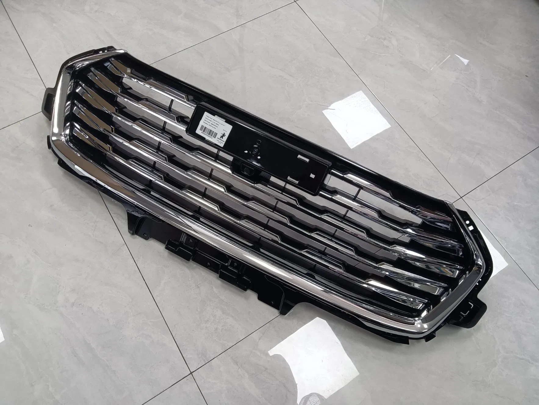 Передний бампер с решеткой радиатора для Chery Exeed Tiggo / Jetour (окрашенный)