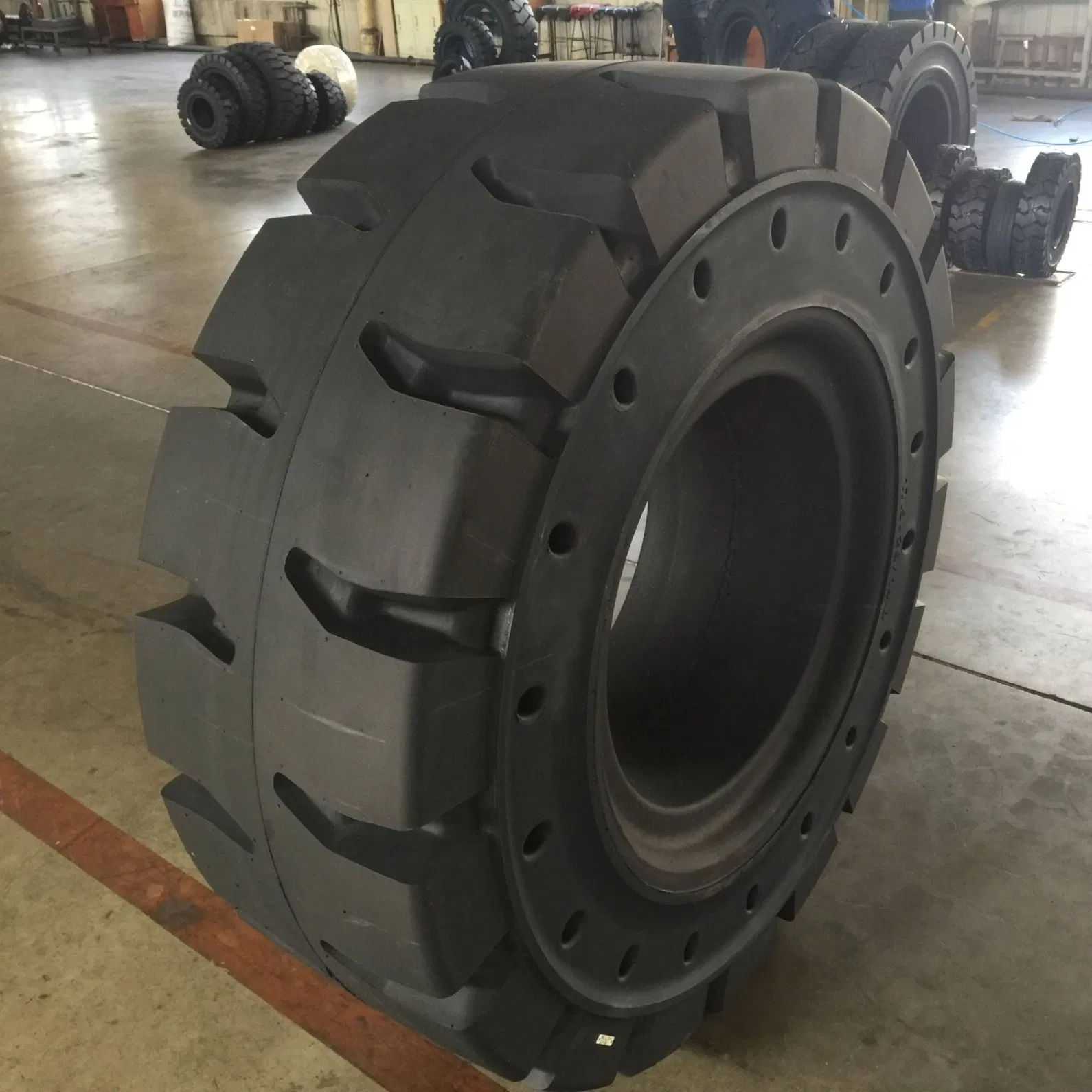 23.5-25 Industrial Solid OTR Tire for Forklift, Mining Truck and Wheel Loader