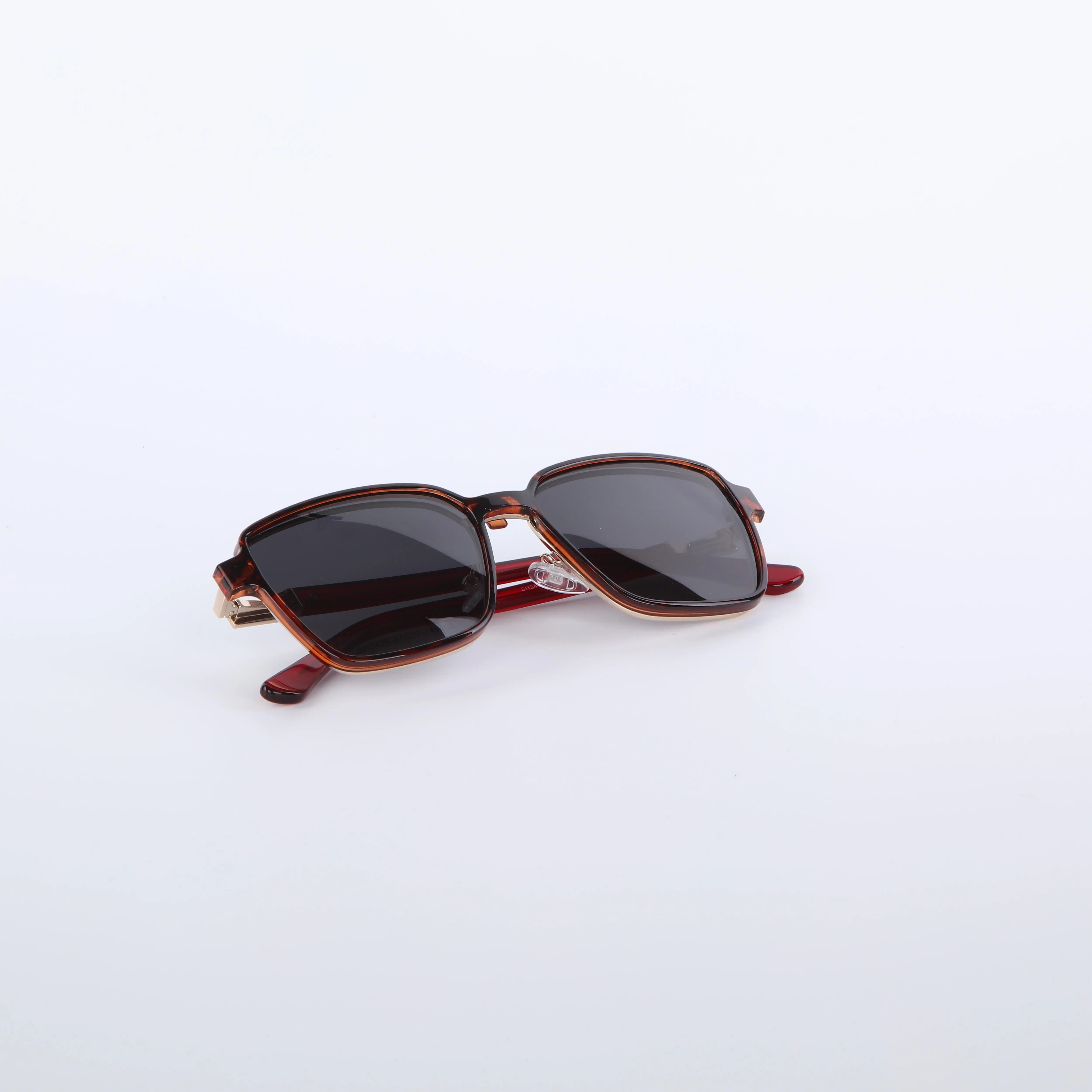Fashionable Sunglasses with UV400 Protection in Red and Purple Shades