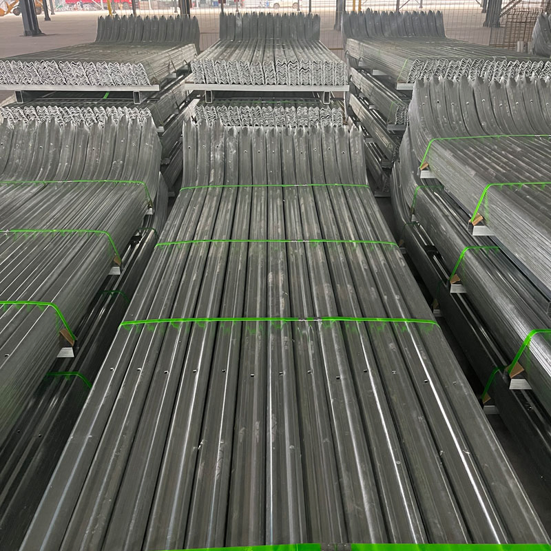 China Factory Hot DIP Galvanized Triple Point High Security Steel Palisade Barrier