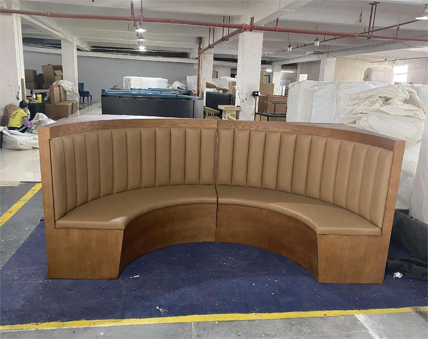 Мебель для столовой кожа металл нержавейка комплект