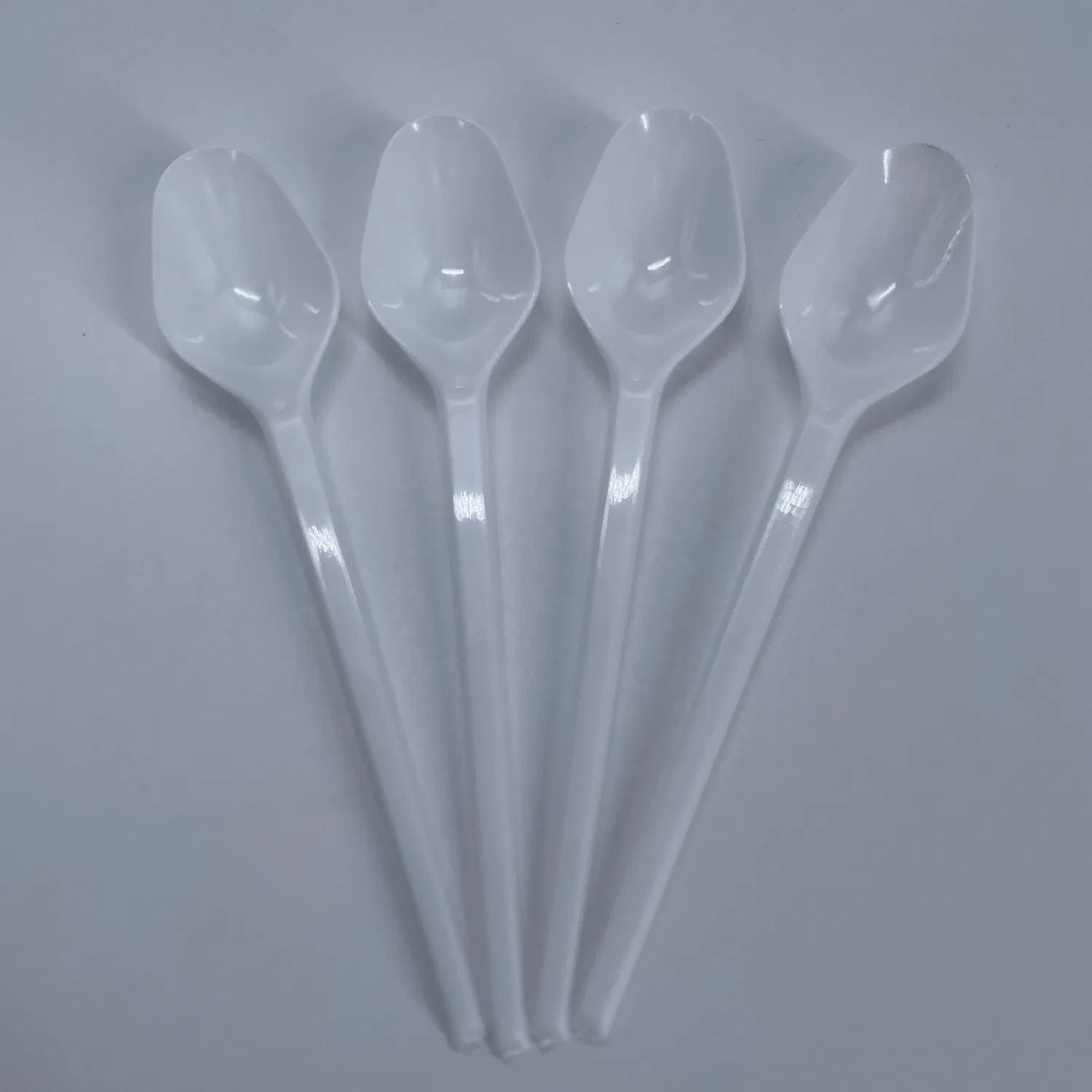 Eco-Friendly Colorful Tableware Disposable White Plastic Spoon Dessert Spoons Plastic for Traves