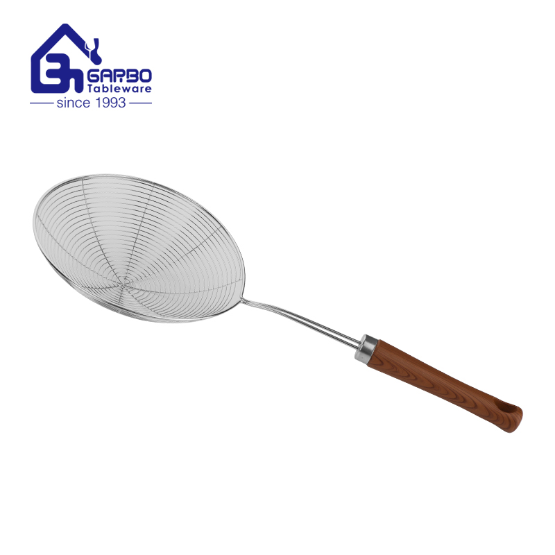 Wholesale Various Size Stainless Steel Cooking Skimmer Wooden Handle Kitchen Strainer Skimmer