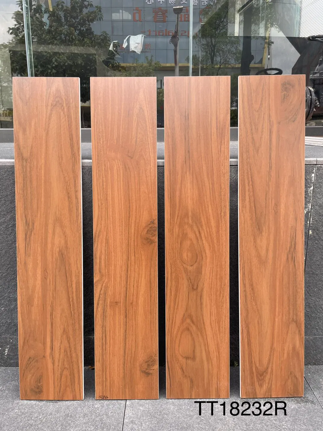 Керамогранитная плитка под дерево 200x1000 мм, противоскользящая