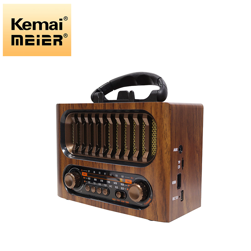 Comfortable Hand - Held Digital Display Multi - Band Radio Suitable for Family Gatherings and Other Places