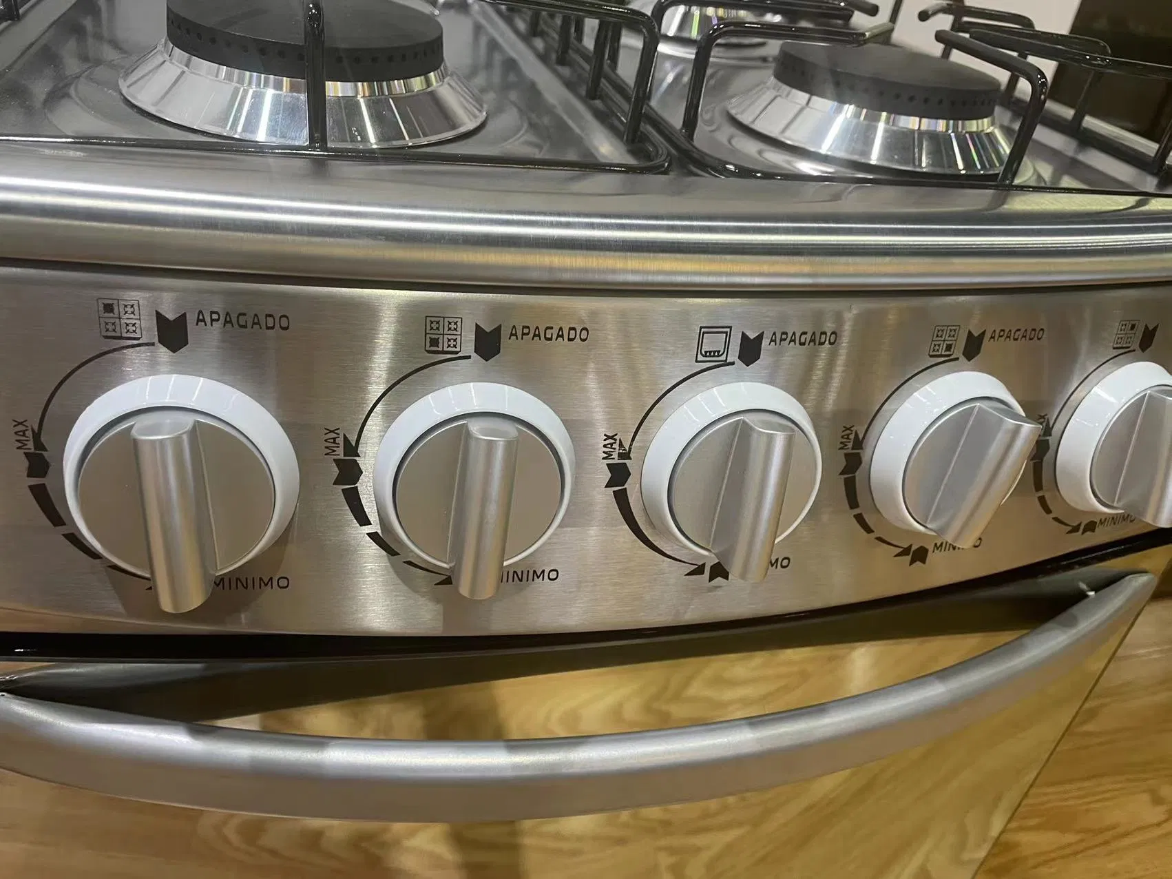 High Quality Free Standing Gas Cooker in Oven