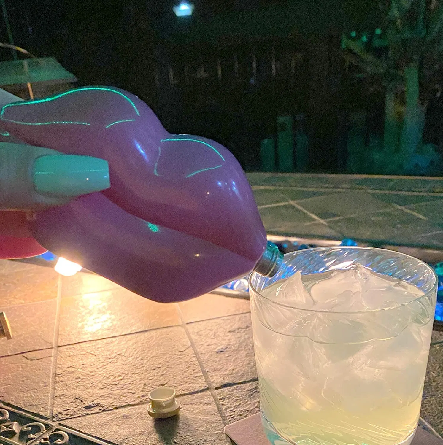 5 Oz Pink Lips Flask Funny Cute Stainless Steel Pocket Hip Flask for Bar Travel Picnic Ben Royal Garnheath