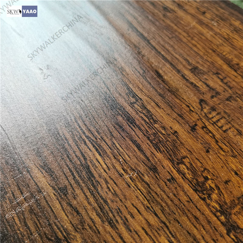 Handscraped Wooden Waterproof Fireproof Laminate Click Install Plank Flooring