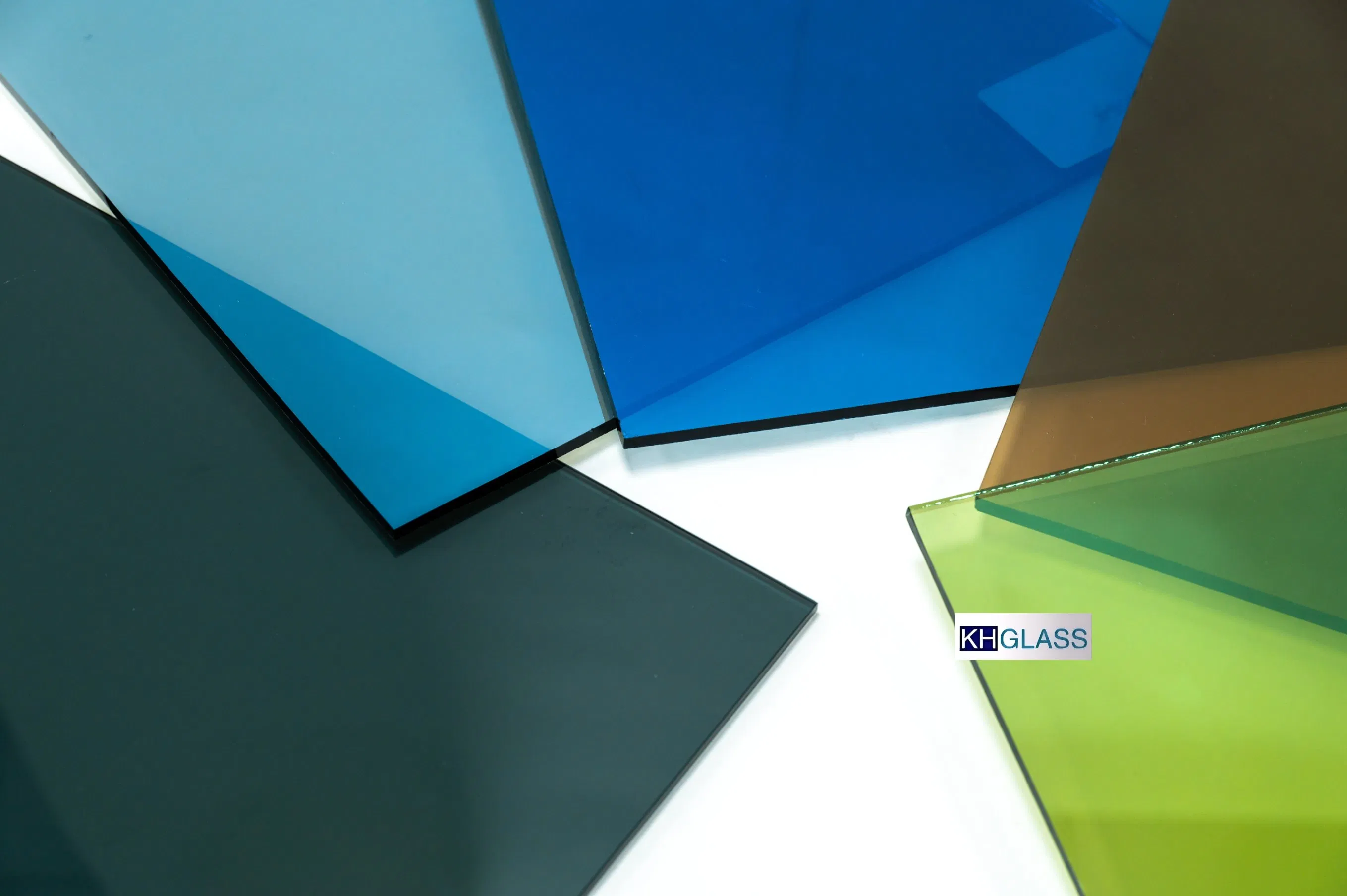 5.5mm Tinted Reflective Building Glass with Maximum Thickness of 19mm