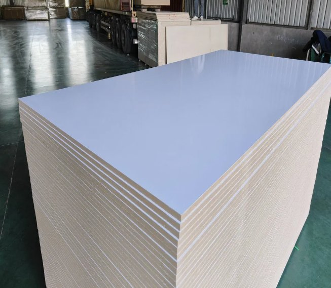3mm-18mm Medium Density Fiberboard Wood Timber Plain MDF Sheet Supplier