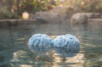 Factory Wholesale Healthy Oil Absorbent Balls for Hotel Pool Surface Cleaning