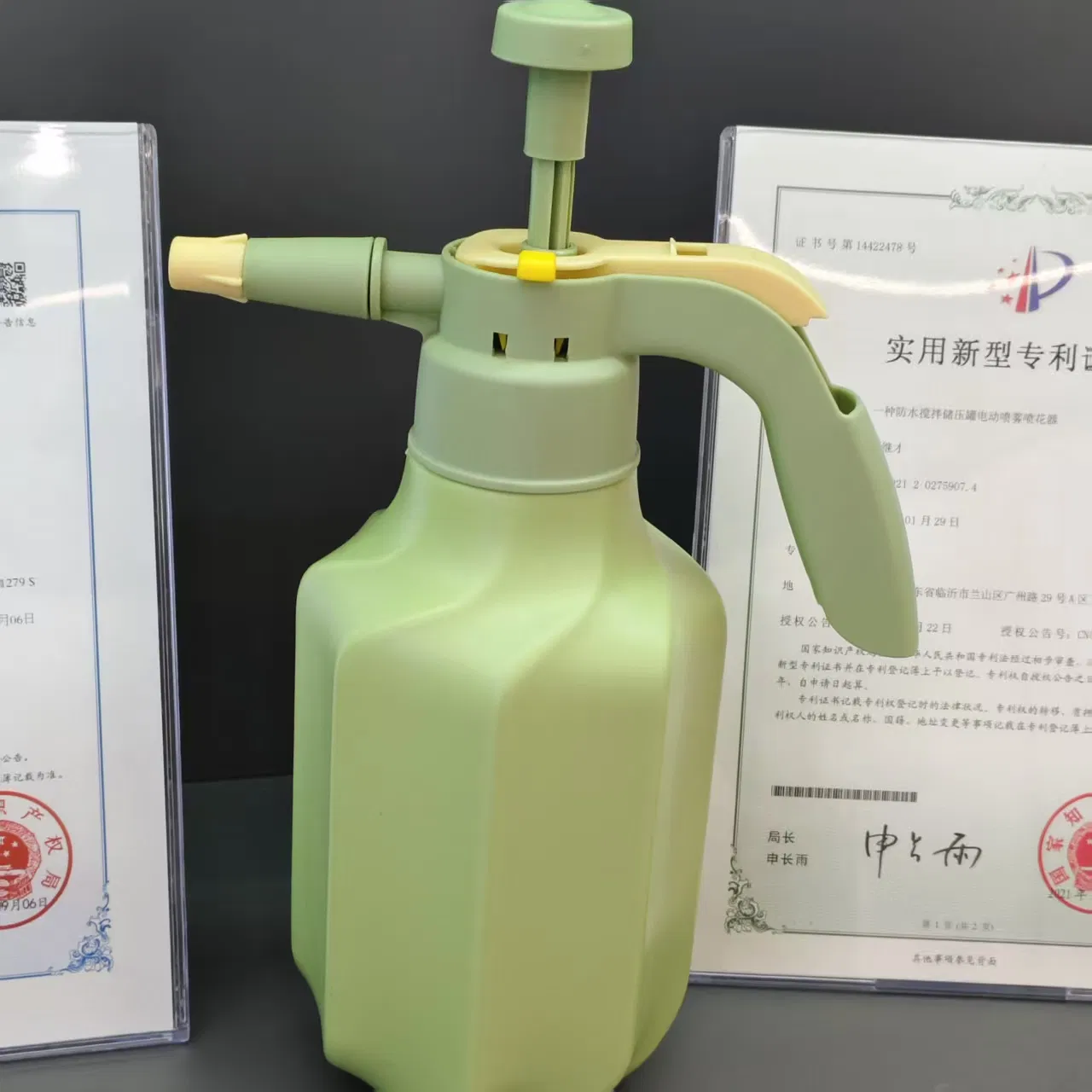 Manual Knapsack Sprayer for Small Garden and Family Farm Light Spraying Work
