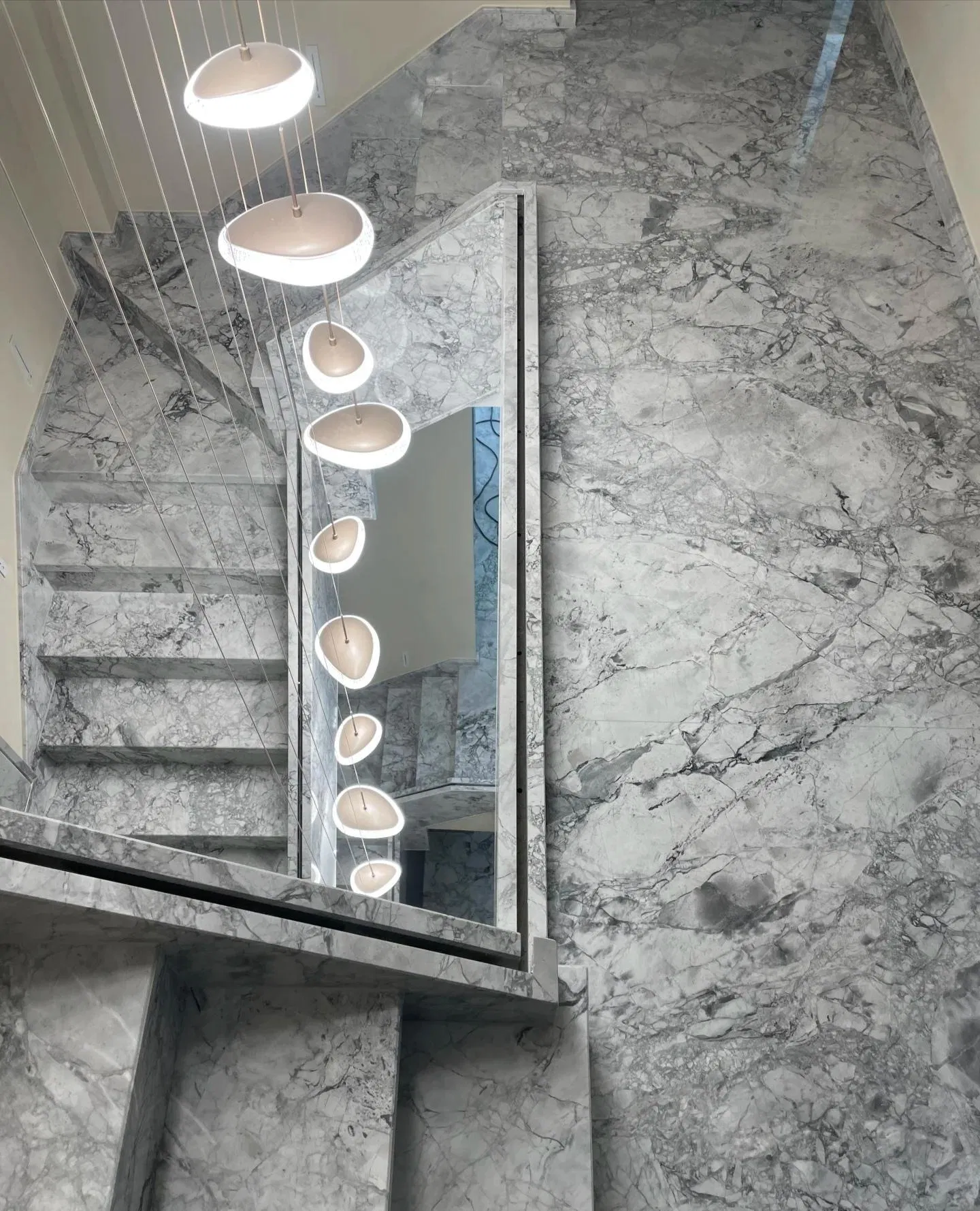 Customized Natural Stone Stairs Grey Marble Tiles for Stairs Tiles Marble Stair Step Tread