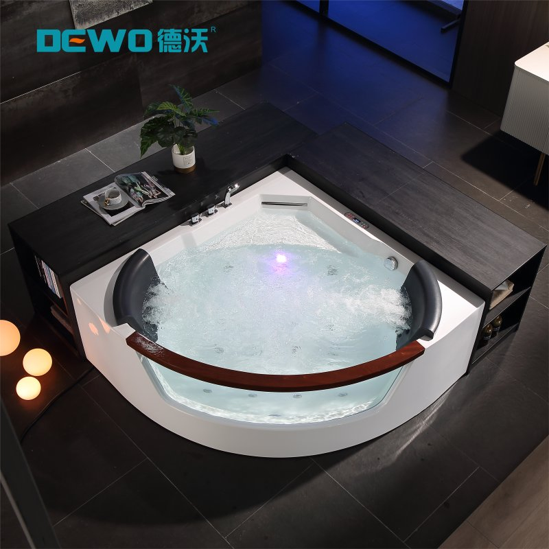 Угловая СПА ванна для двоих с массажем и подсветкой