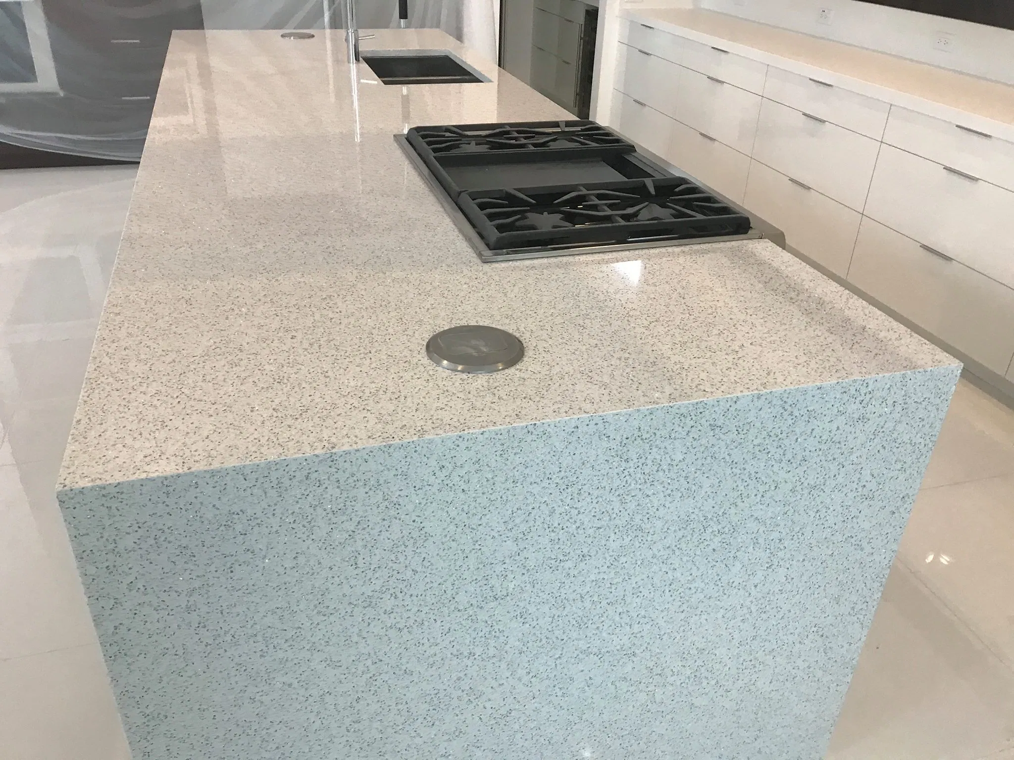 Engineered Solid Quartz Artificial Stone for Kitchen and Bathroom Countertop