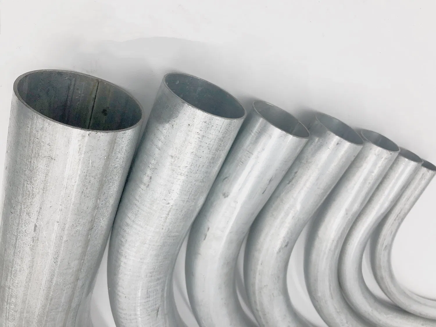 Galvanized Steel Electrical Metallic Tubing EMT Conduit Seamless Pipe 45 Degree Elbow