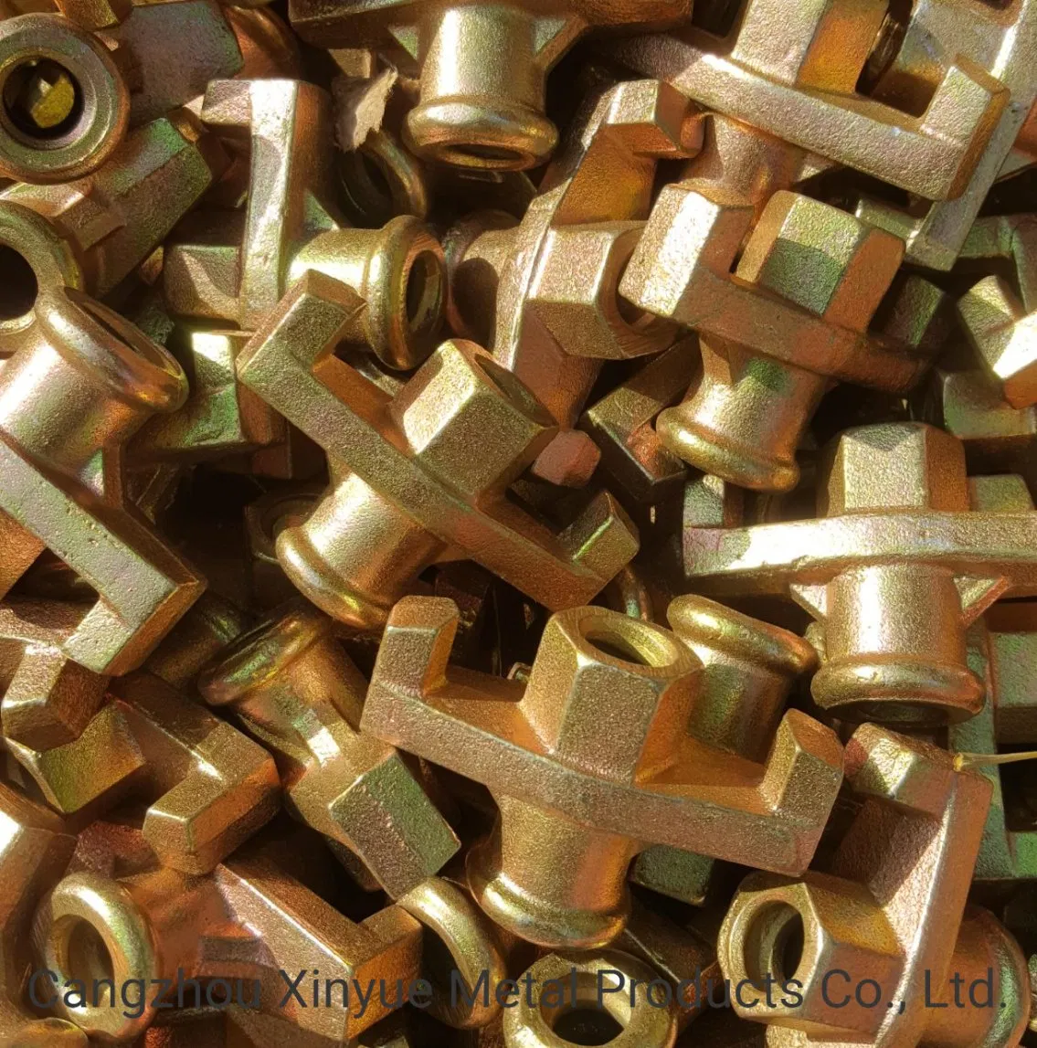 Анкерная гайка-бабочка трехлепестковая с квадратной пластиной