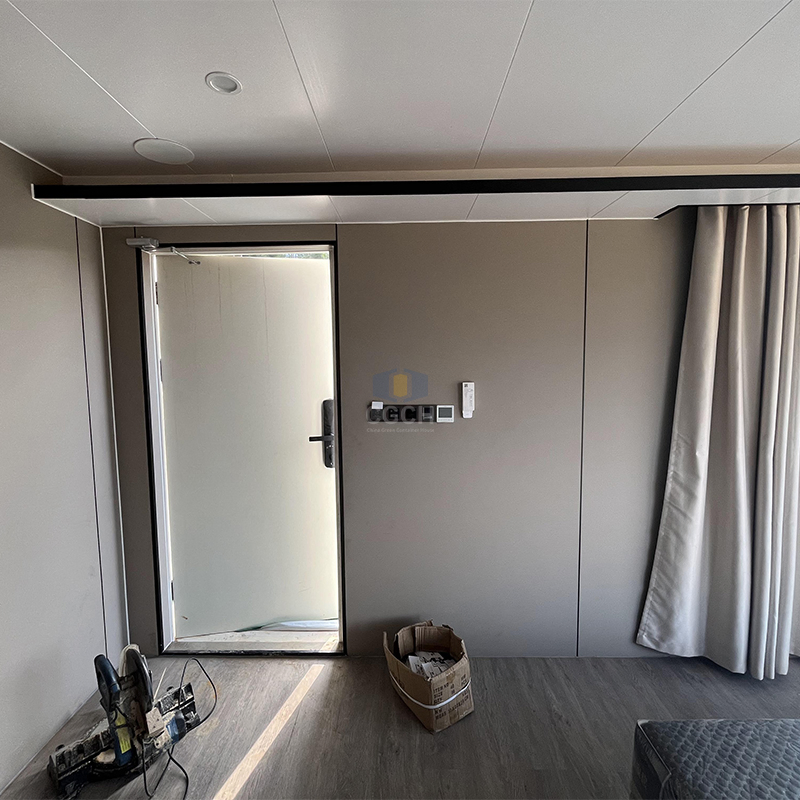 Innovative Modern Capsule Residence: Online Support for Customized Specifications