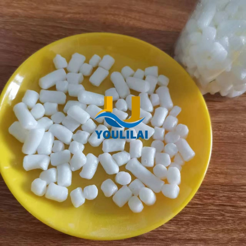 China Daily Chemicals Toilet Soap Noodles Granules Cosmetic Raw Materials with Good Price Soap Noodles 8020