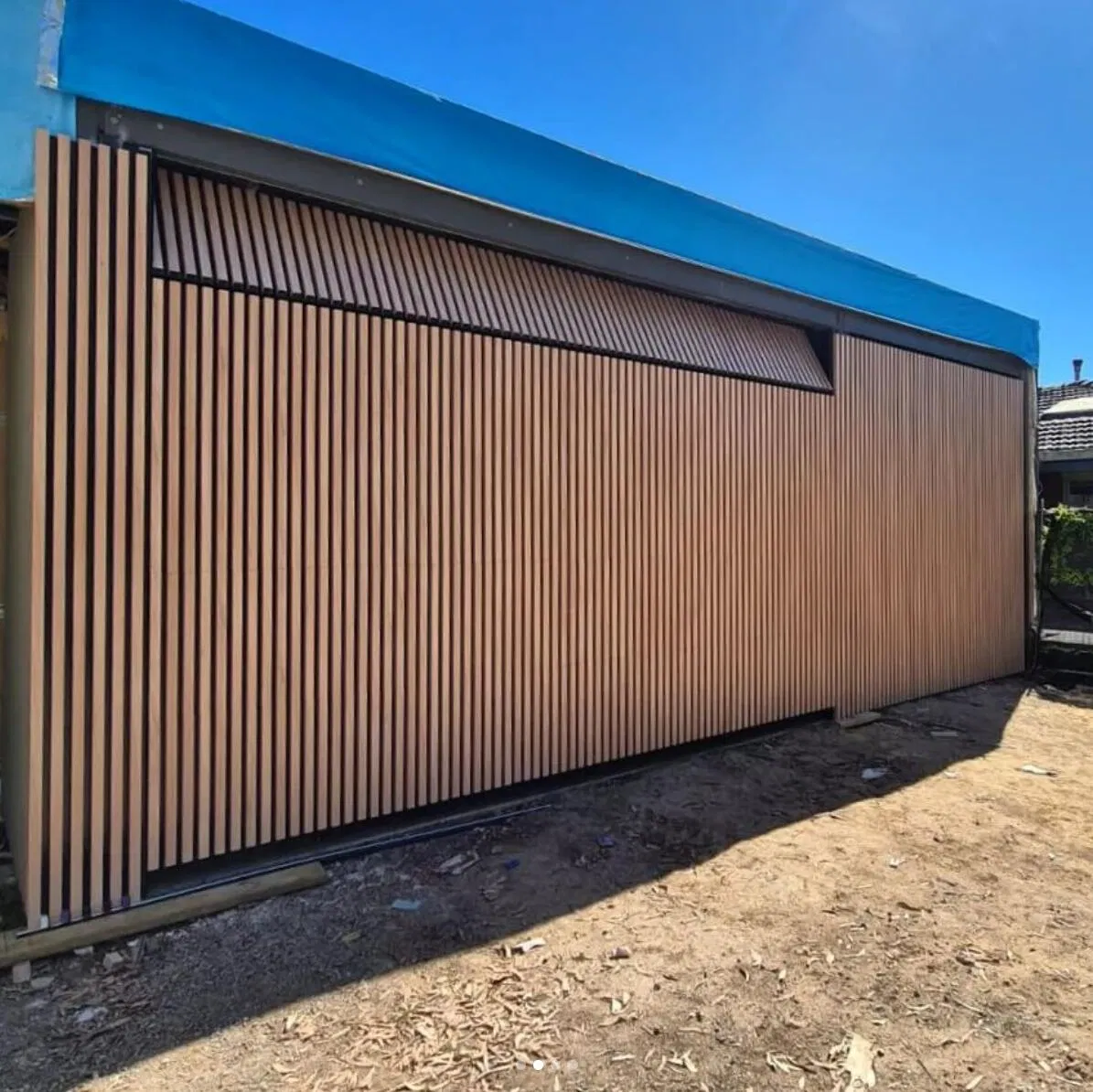 Whoesale Cheap Robust Residential Aluminum Black Vertical Battens Sectional Overhead Automatic Garage Doors