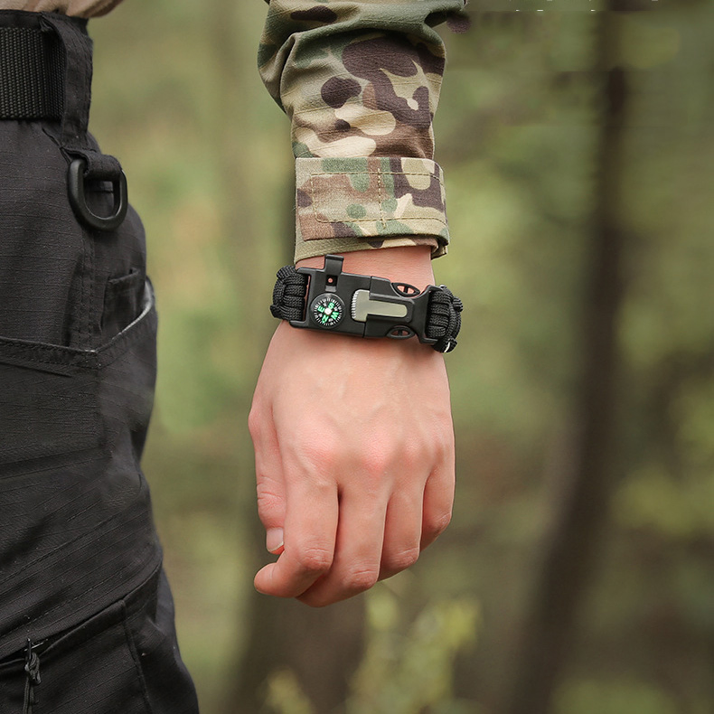 Multifunctional Survival Kit Camping Equipment Compass Paracord Bracelet Outdoor Kit Bag Bracelet Fishing and Wild Environment