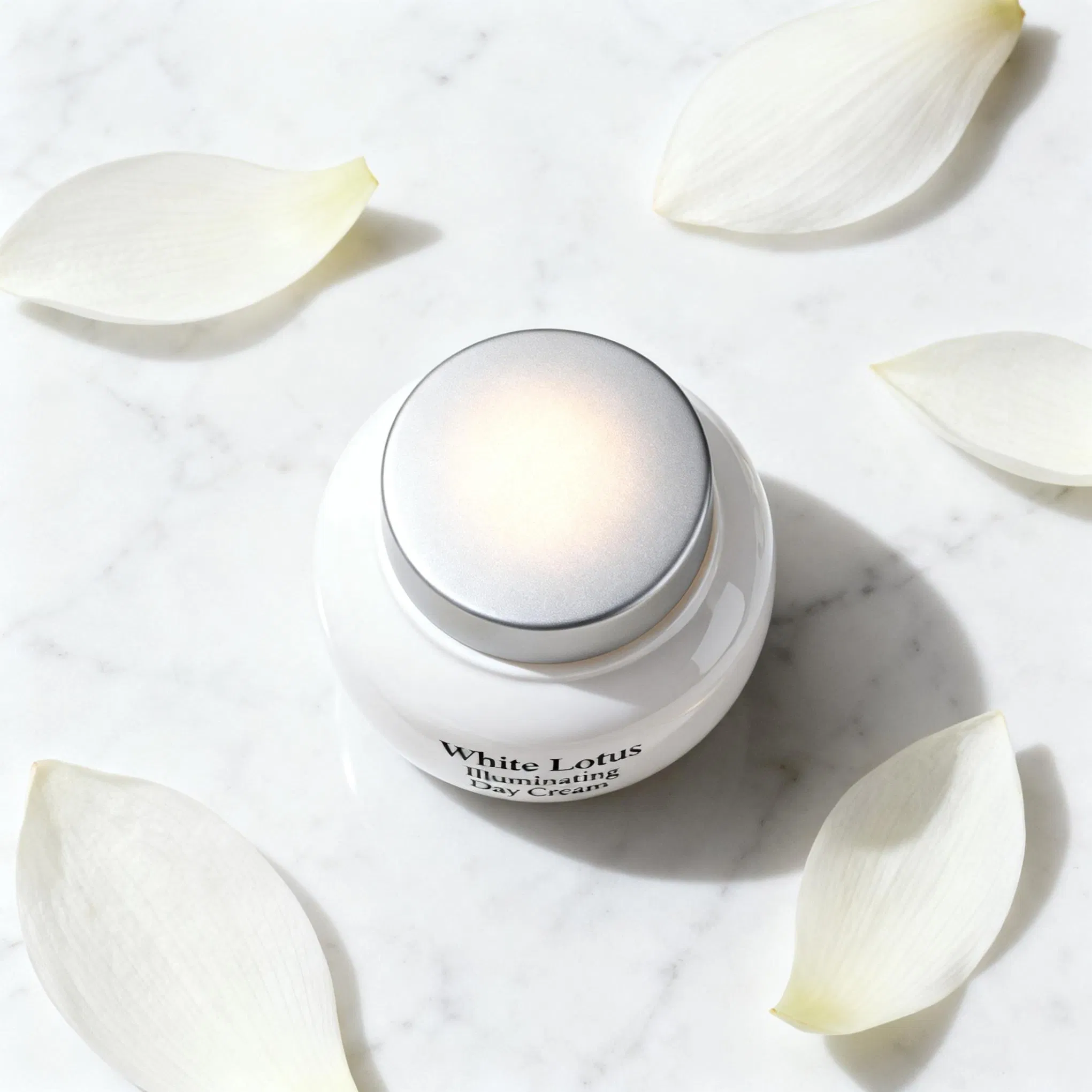 Luxury Illuminating Concealer and Mineral Sunscreen Makeup with Pure Lotus Water for Date Night Perfection