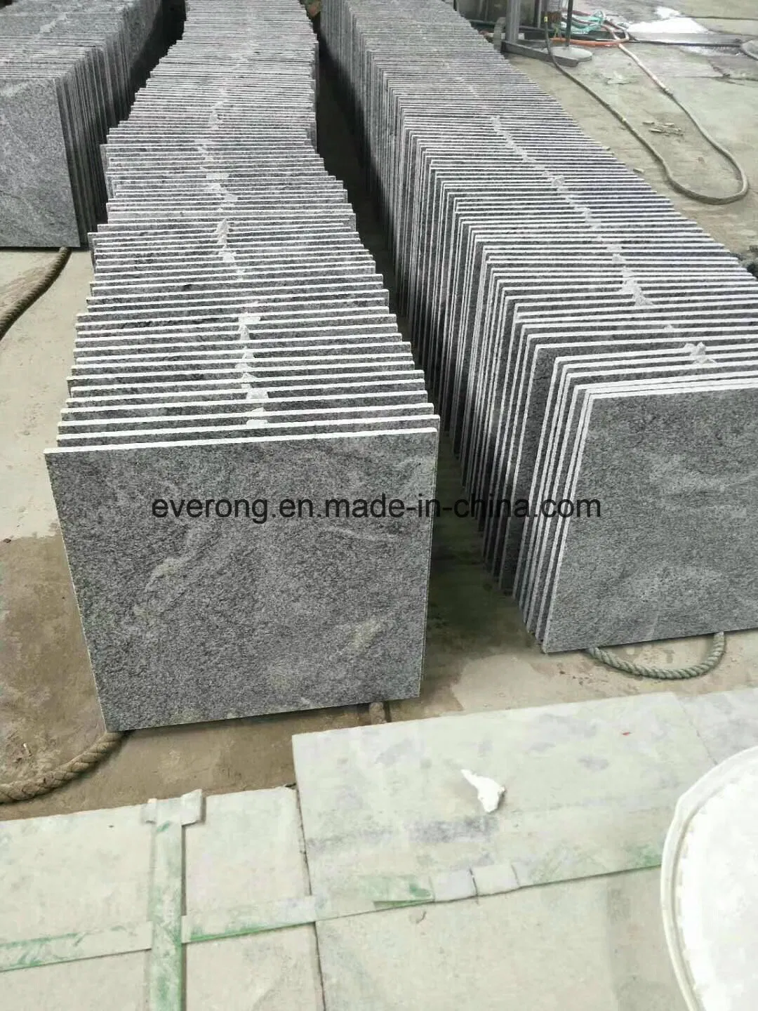 Chinese Viscount White Granite Tiles/Cut-to-Size for Building Projects