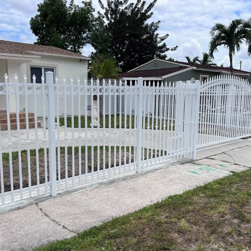 Rustproof Aluminum Courtyard Barrier Fence with Customized Patterns