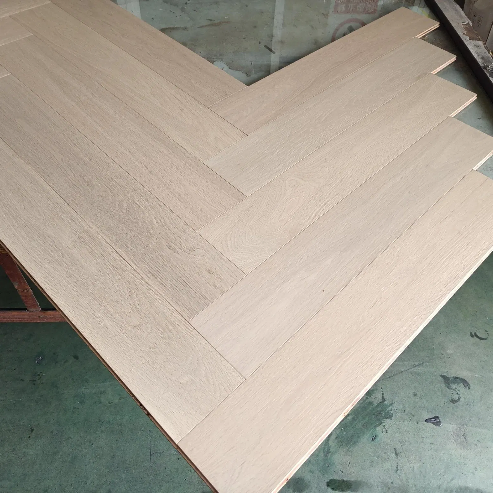 Инженерная доска из натурального дуба, елочка, 13 мм