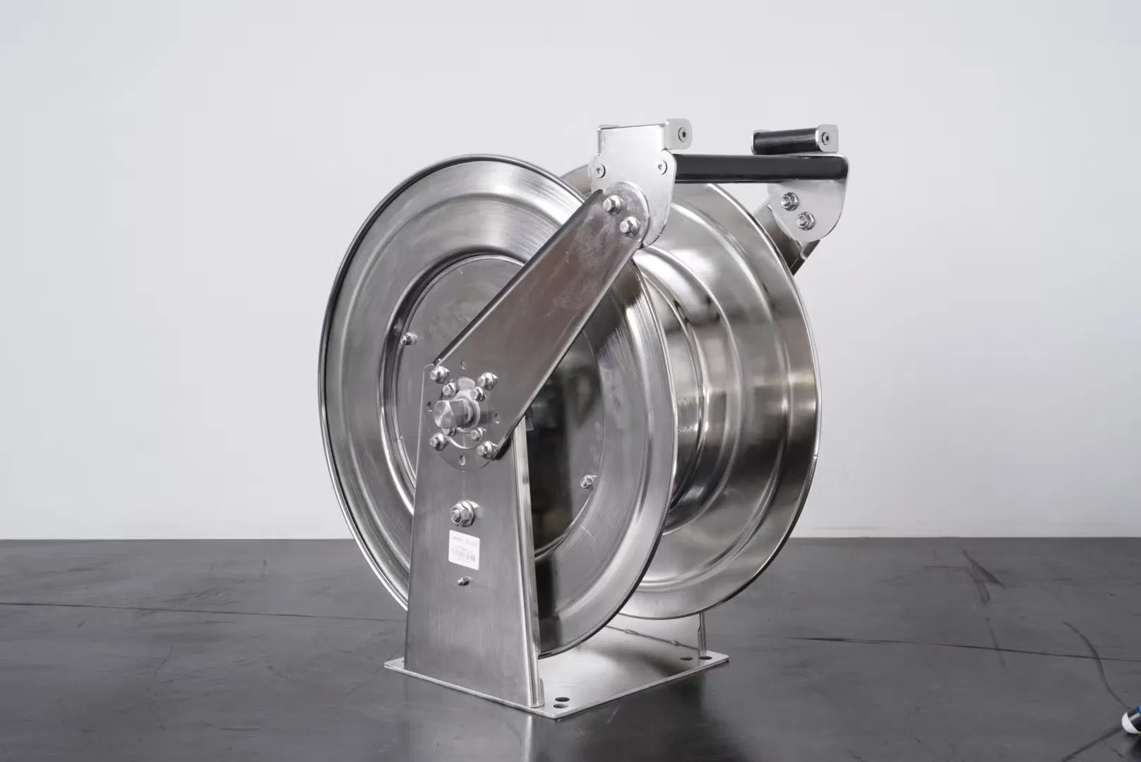 Spring Type and Hand Crank Type 304 Stainless Steel Wall-Mounted Hose Reel