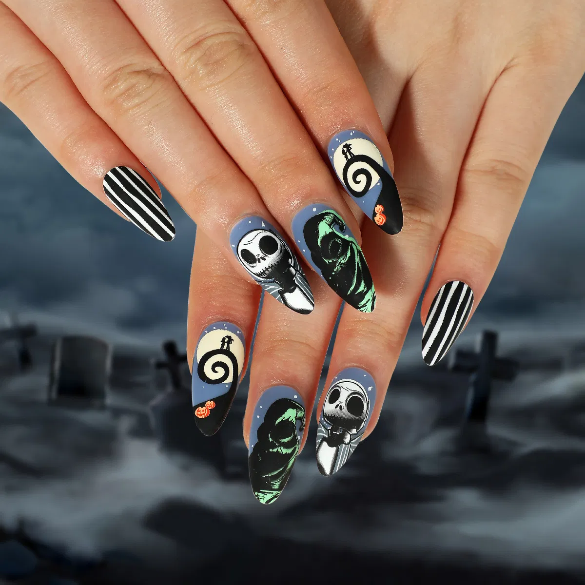 Professional Halloween Fake Nails Kit with 24 Pieces Vampire Cat Design