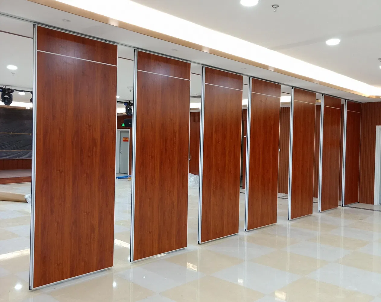 Electrical Motorize Horizontal Sliding Partition Walls Fully Automatic Operable Walls