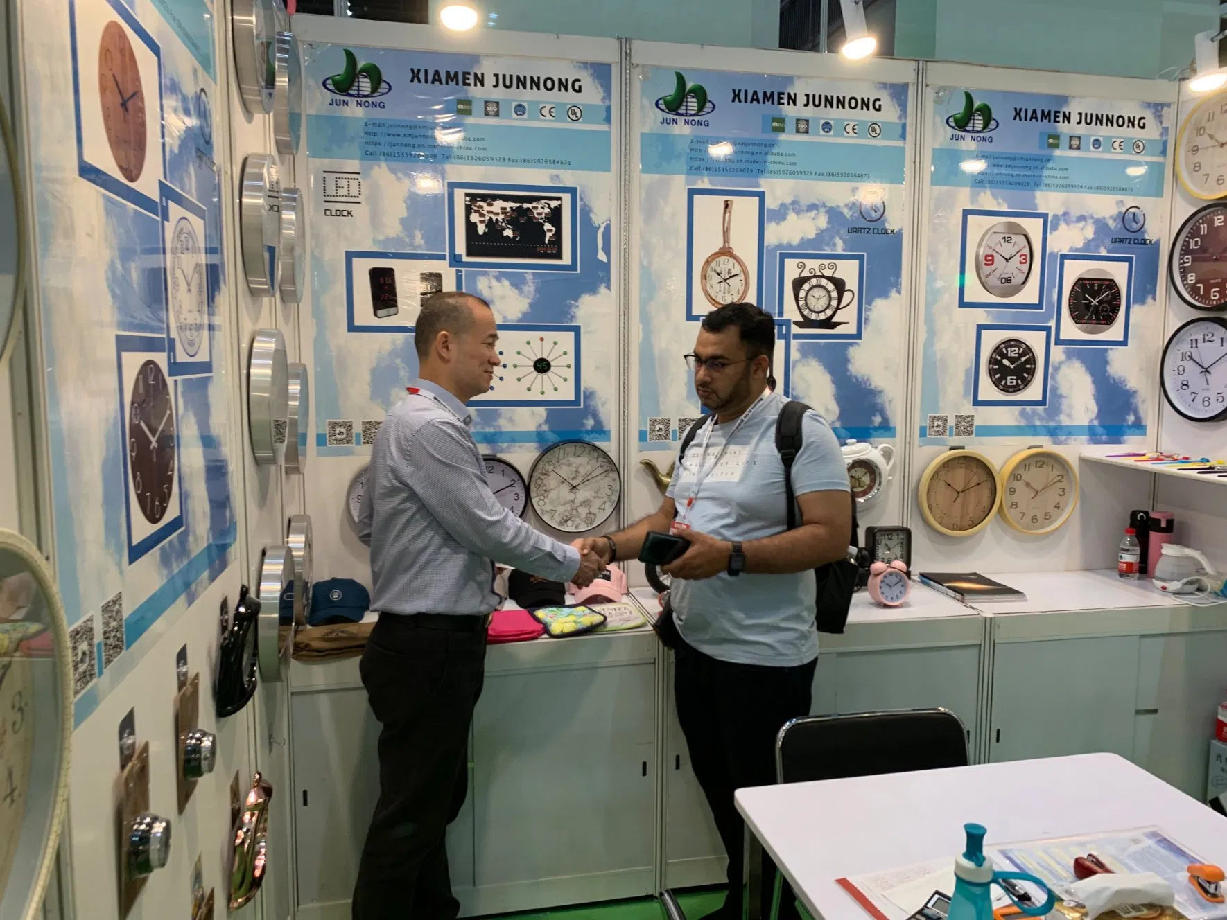 Big Home Decoration Golden Round Indian Style Wall Clock