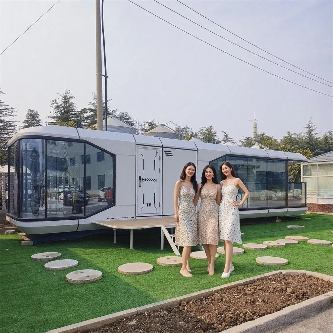 Wholesale Price Space Capsule Container House Commercial Tiny House Space Capsule Resort Hotel