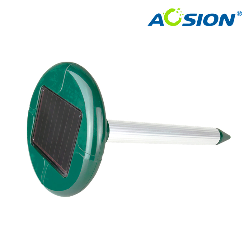 Garde Outdoor Vole Repeller with Solar Power for Gardens Mole Vole Rodent Control