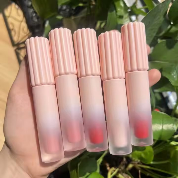 Customized High Glossy Glow Lip Gloss Private Label Lip Gloss Makeup Factory