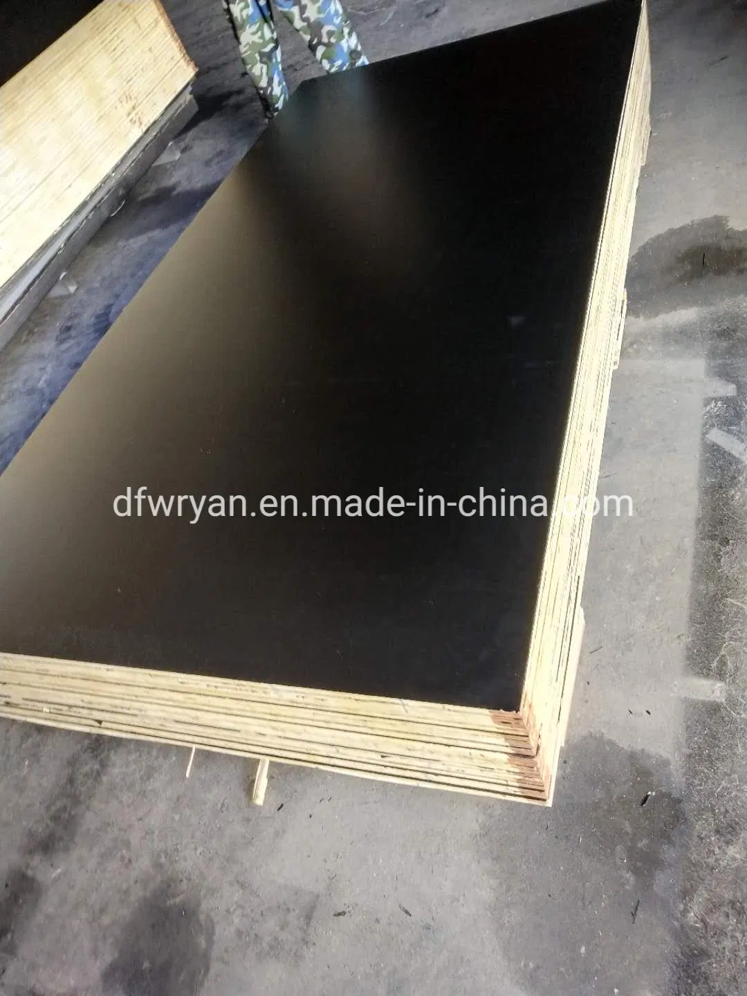 Cheapest Phenolic Plywood & WBP Film Faced Plywood for Buildings.