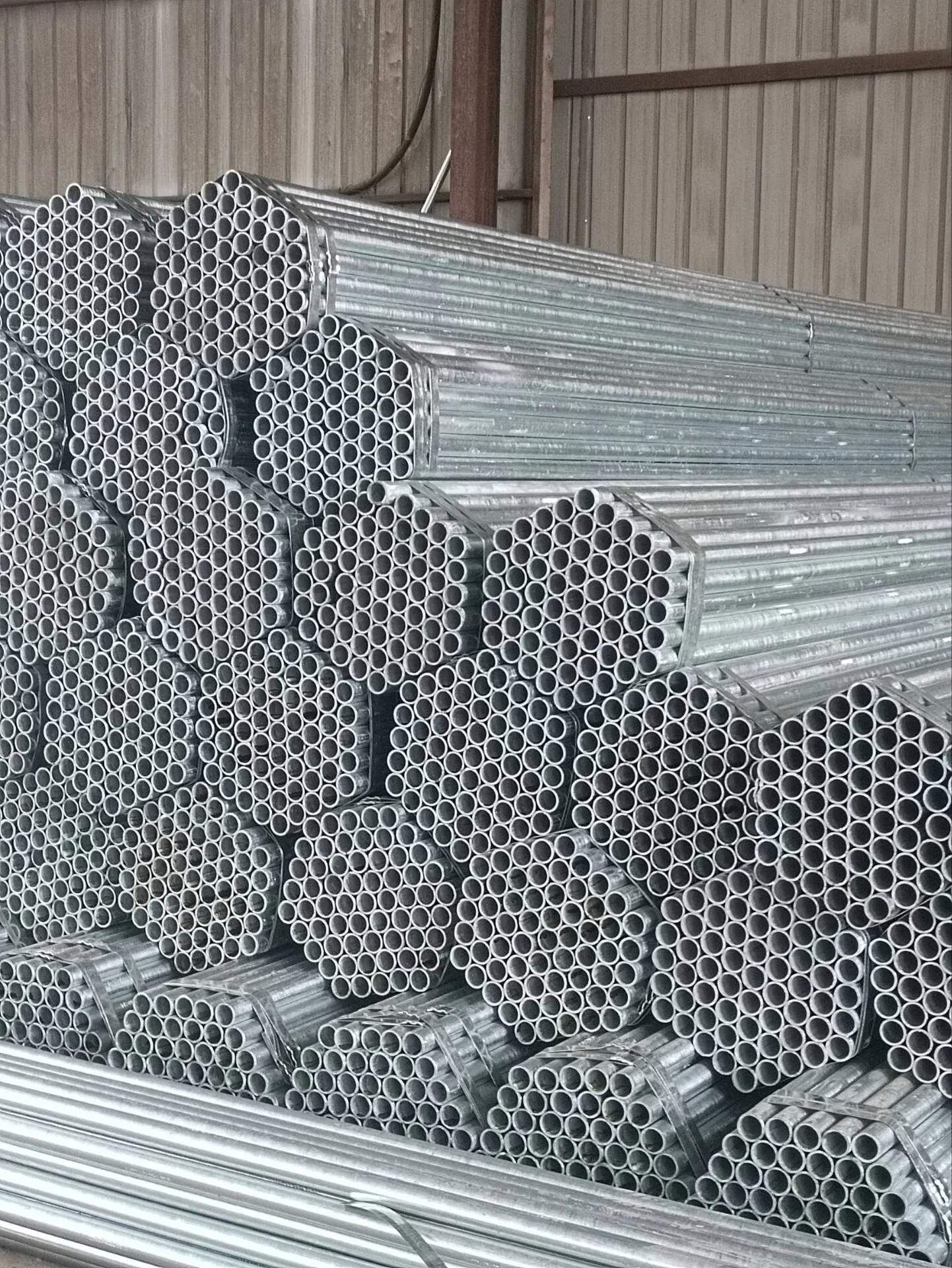 Heavy-Duty Scaffolding Gi Pipe Grade St35-St52 Thickness 1mm-10mm