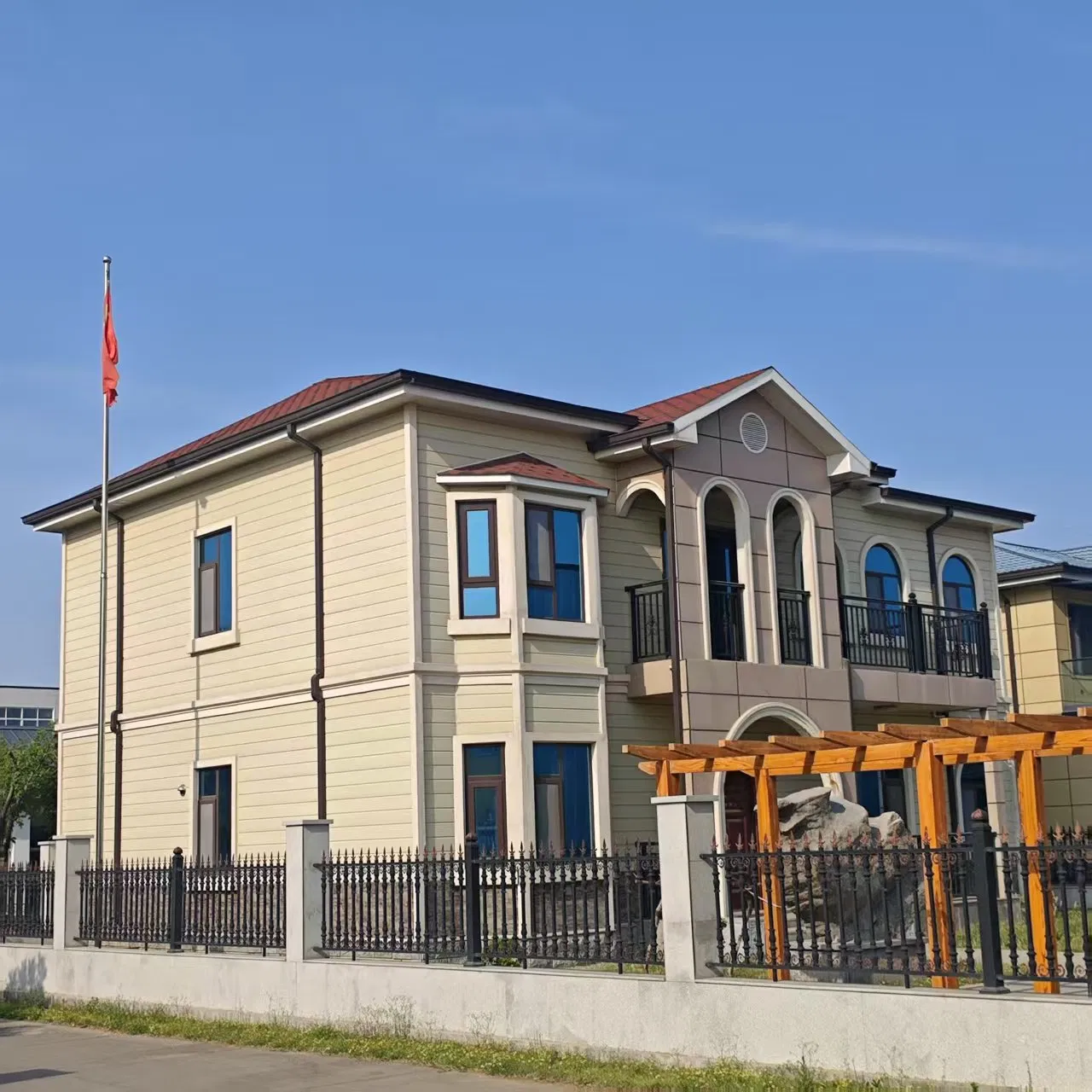 Excellent Thermal & Sound Insulation Prefabricated Steel Villa
