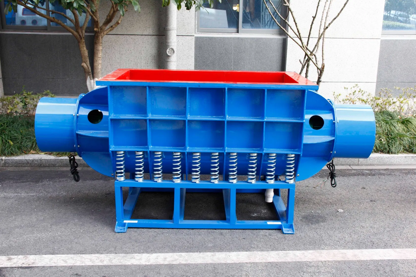 Vibratory Trough Finishing Machines