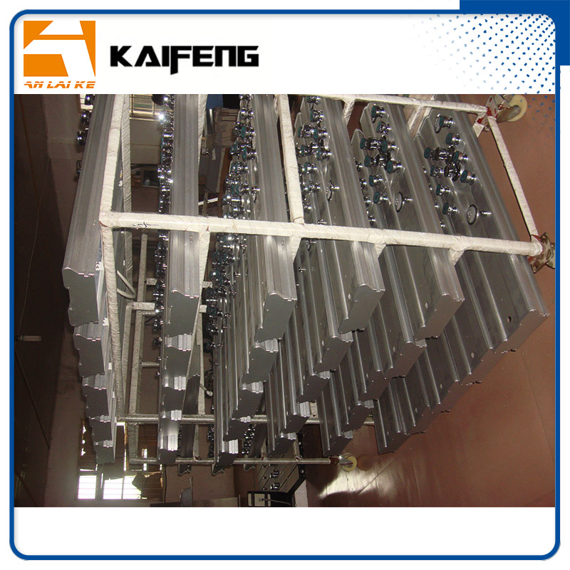 Aluminum Alloy Shower Panel with Massage (LN-A84)