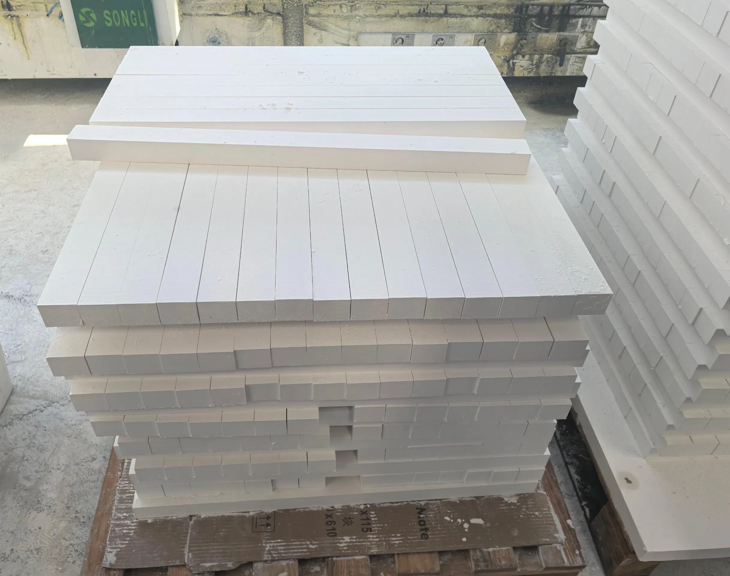 High Density Non Asbestos Fire Rated Installation Fiber Reinforced Wall Acoustic Sheet Refractory Gypsum Panel Fireproof Plate Calcium Silicate Ceiling Board